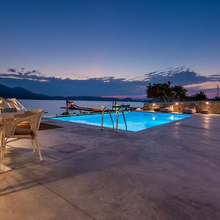 Anemi Suites Adamantas  Екстериор снимка