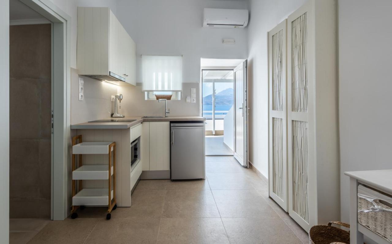 Anemi Suites Adamantas  Екстериор снимка
