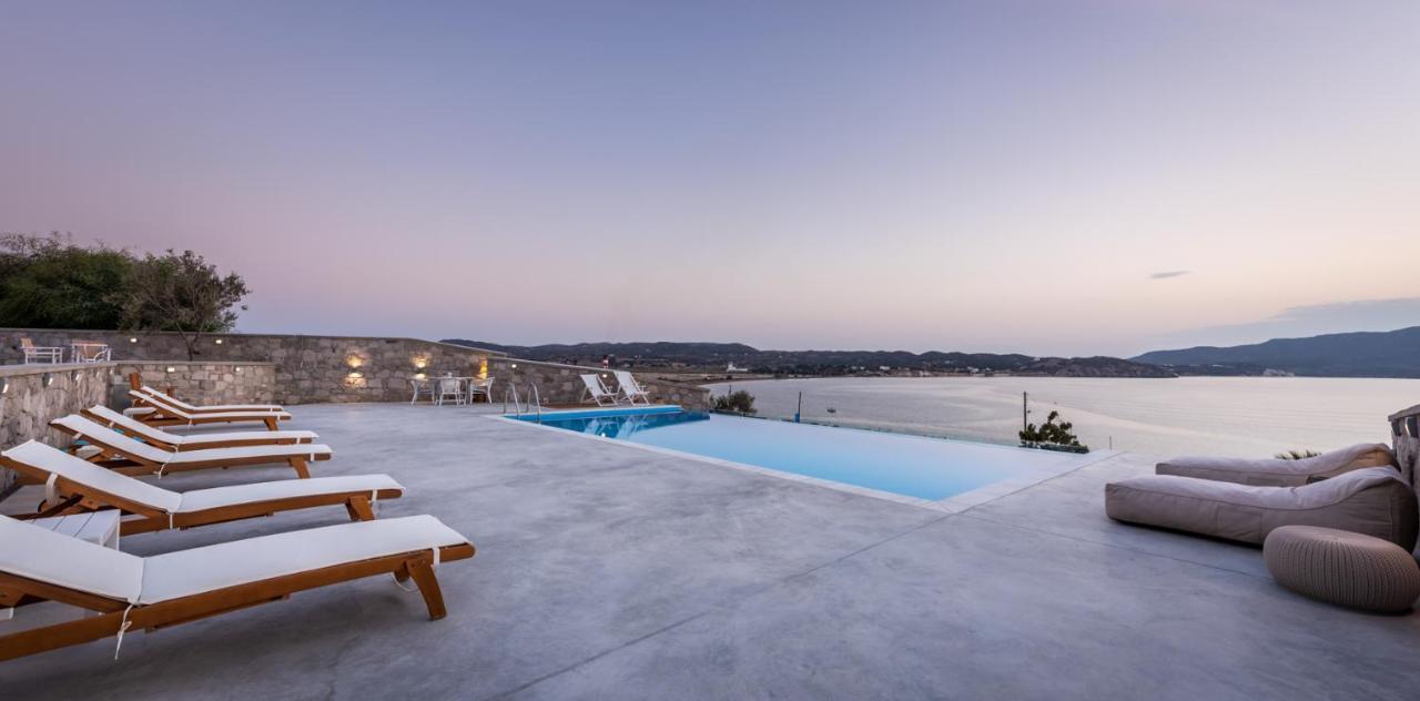 Anemi Suites Adamantas  Екстериор снимка