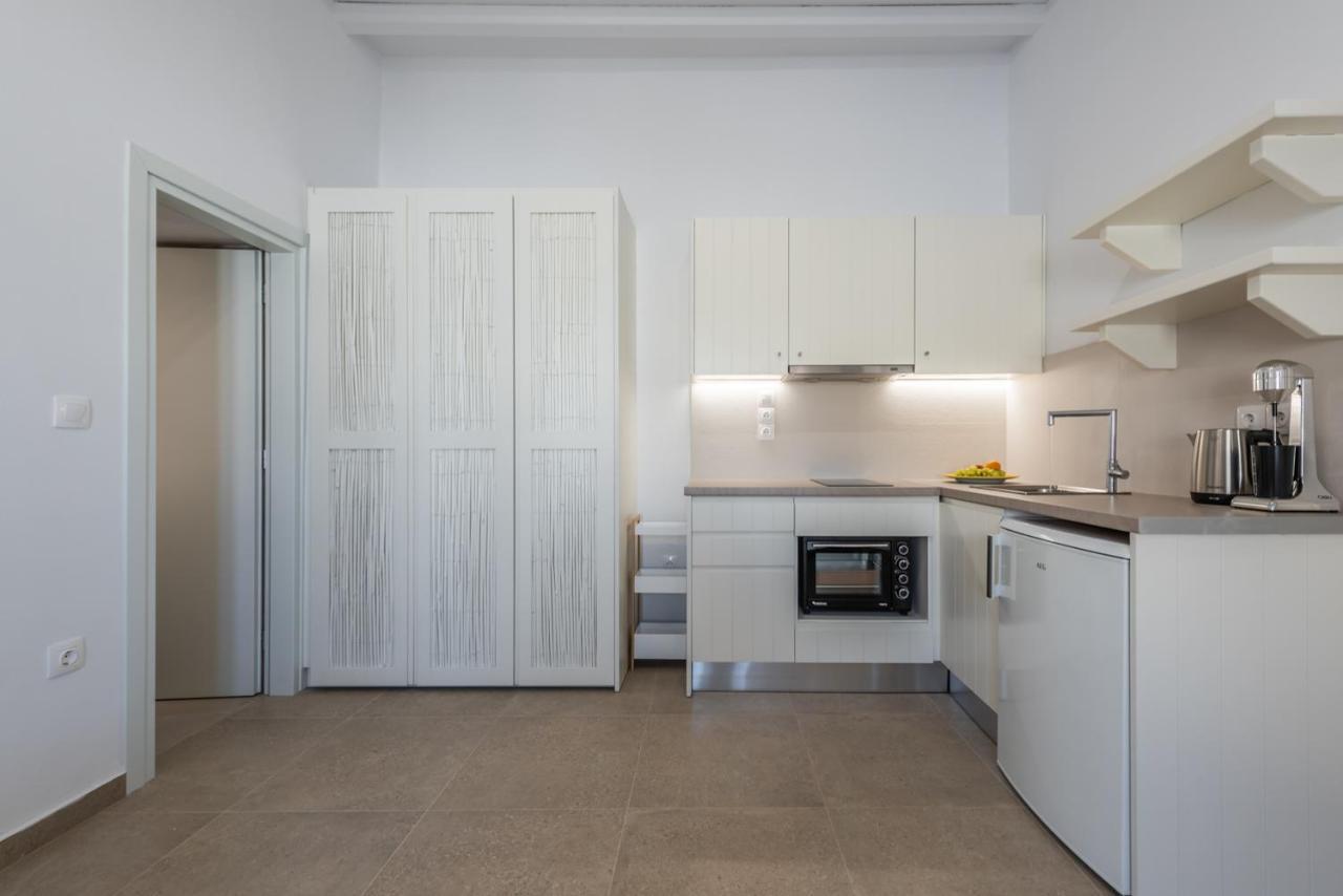Anemi Suites Adamantas  Екстериор снимка