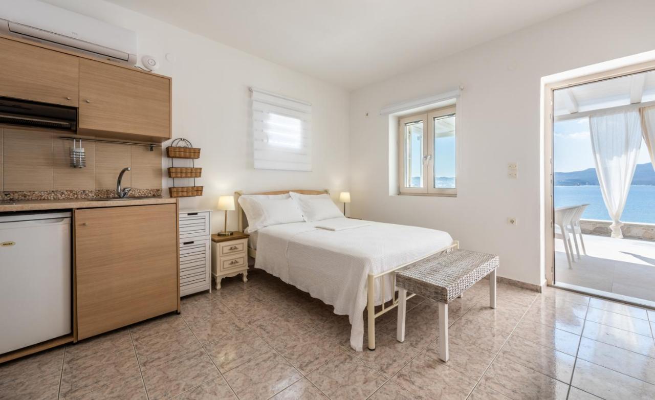 Anemi Suites Adamantas  Екстериор снимка