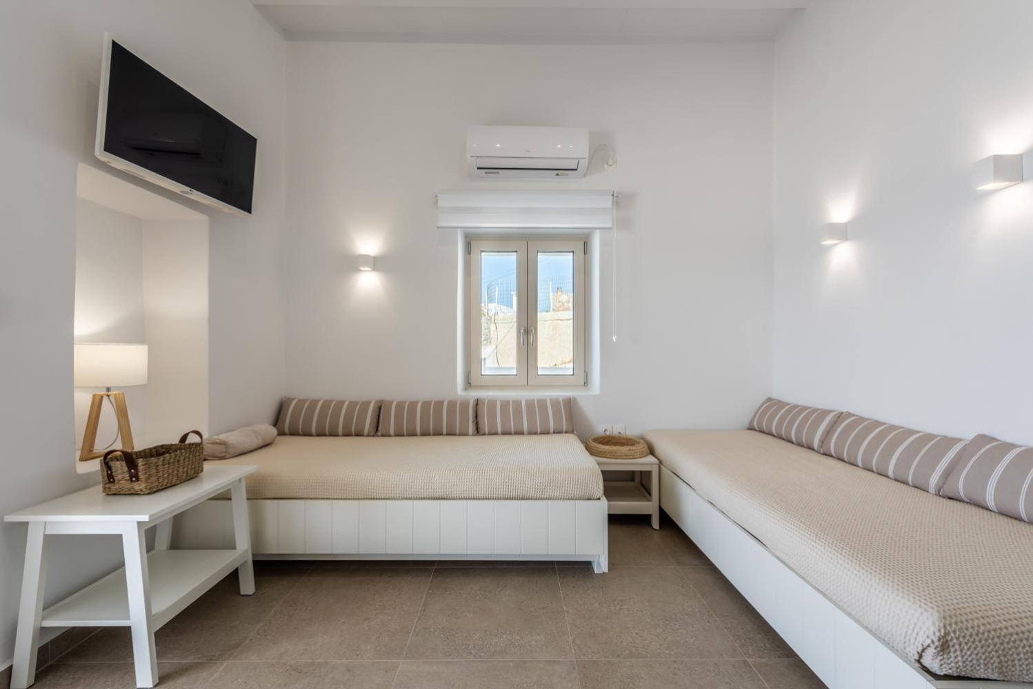 Anemi Suites Adamantas  Стая снимка